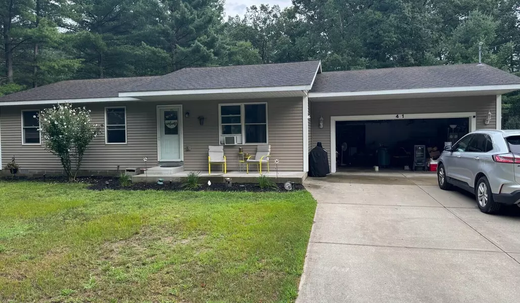 41 W Daniels Road, Twin Lake, MI 49457