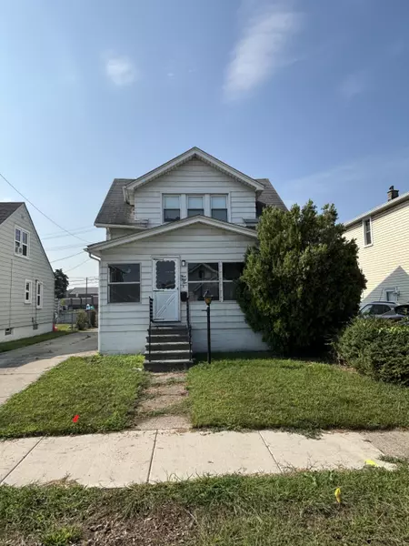 352 E Goulson Avenue, Hazel Park, MI 48030