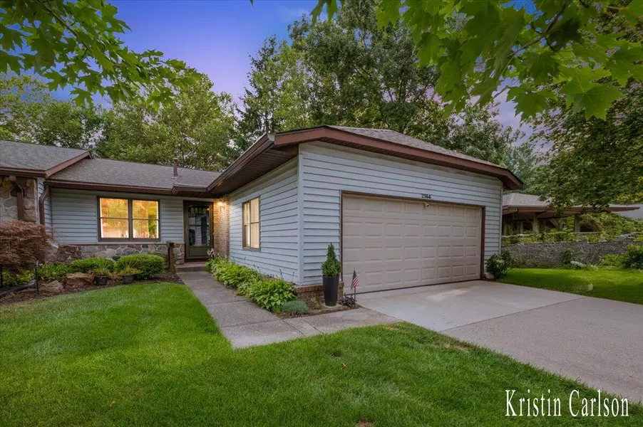 2164 Wildfield NE Drive, Grand Rapids, MI 49505