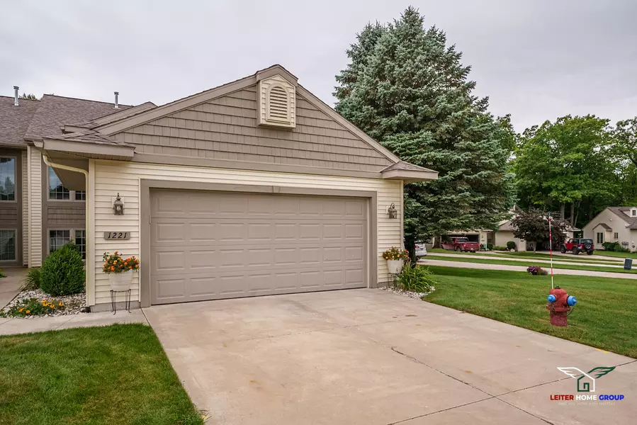 1221 S Timberview Drive ##10, Whitehall, MI 49461
