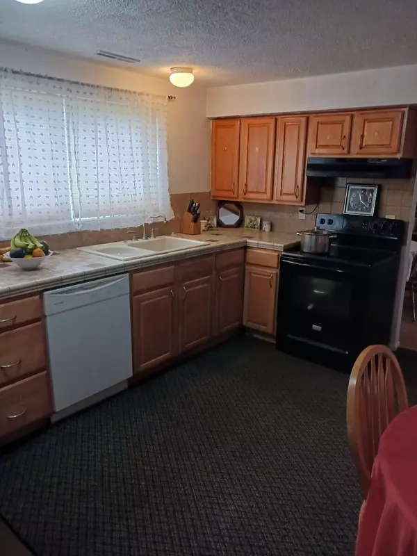 Westland, MI 48185,34153 WARREN Road