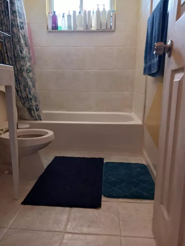 Westland, MI 48185,34153 WARREN Road