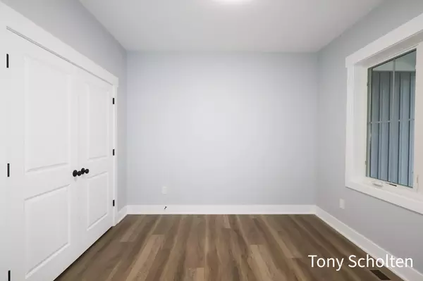 Hudsonville, MI 49426,5145 Blendon Woods Court #16