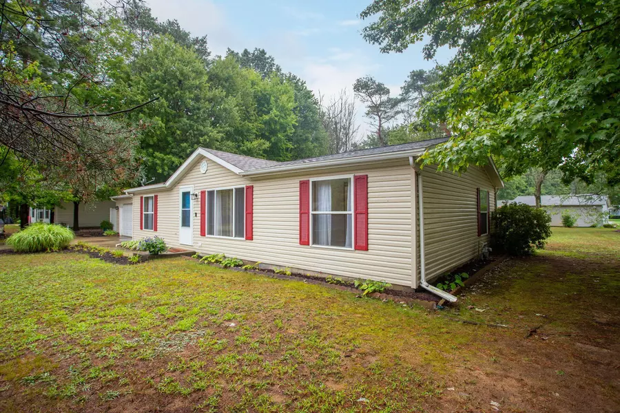 67725 N Ridgewood Drive, South Haven, MI 49090