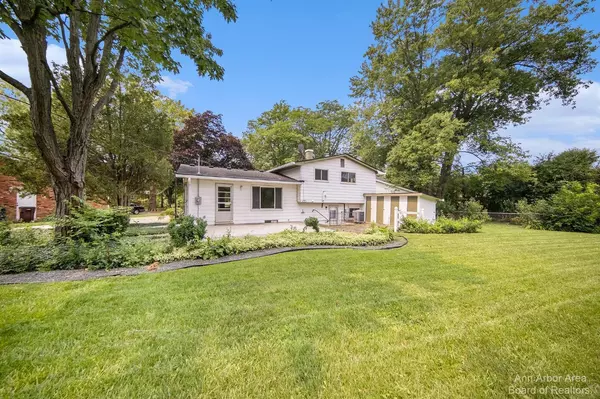 Ann Arbor, MI 48105,2923 Burlington Court