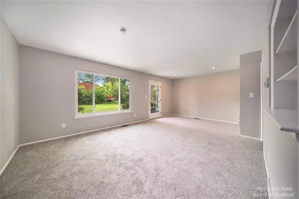 Ann Arbor, MI 48105,2923 Burlington Court