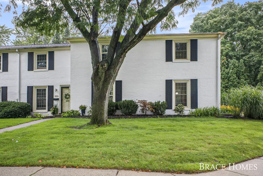 2476 Cranden SE Drive, Grand Rapids, MI 49506