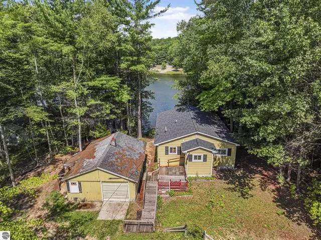 6469 N Vandermeulen Road, Lake City, MI 49651