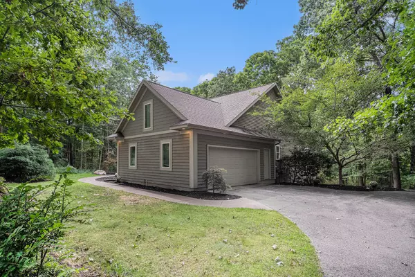 Ada, MI 49301,8905 Conservancy NE Drive