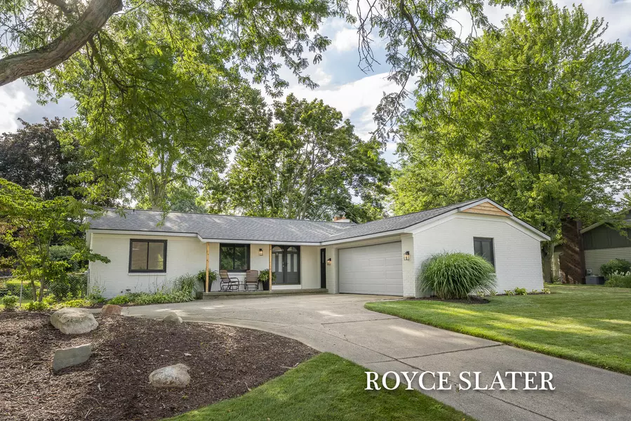 4847 Ridgeline NE Drive, Grand Rapids, MI 49525