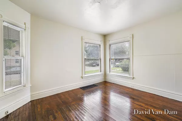 Grand Rapids, MI 49507,140 Stewart SW Street