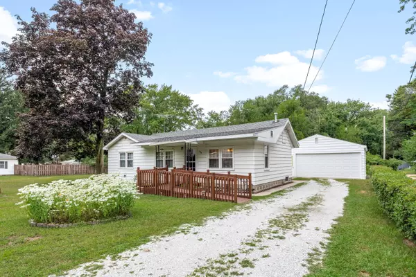 306 E Indiana Street, New Buffalo, MI 49117
