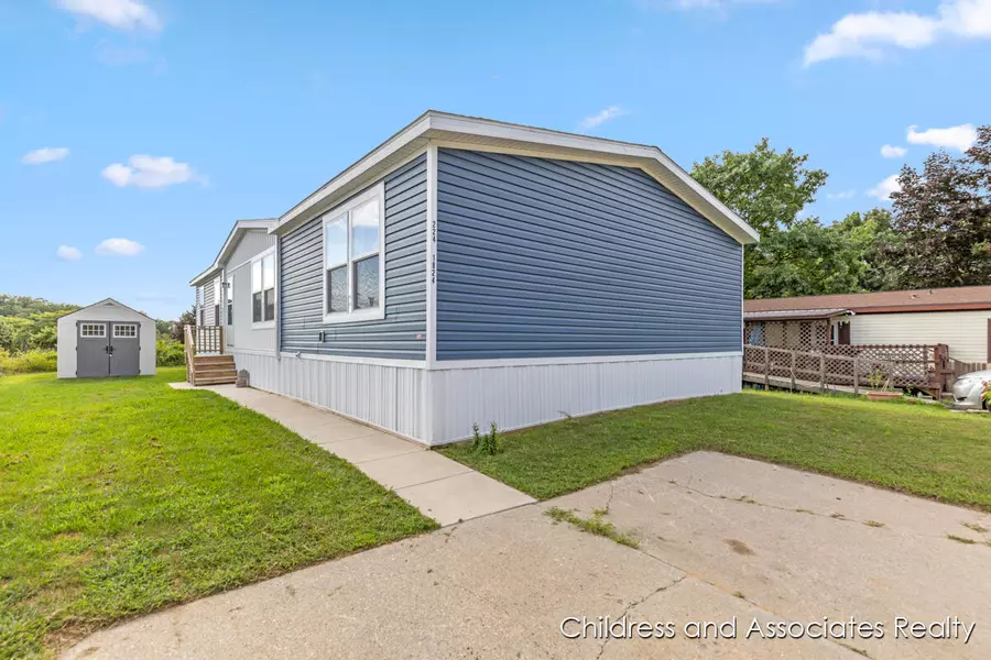 1824 Rhoda SE Street, Lowell, MI 49331
