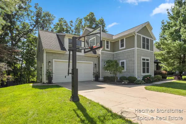 Ada, MI 49301,4936 W Village SE Trail