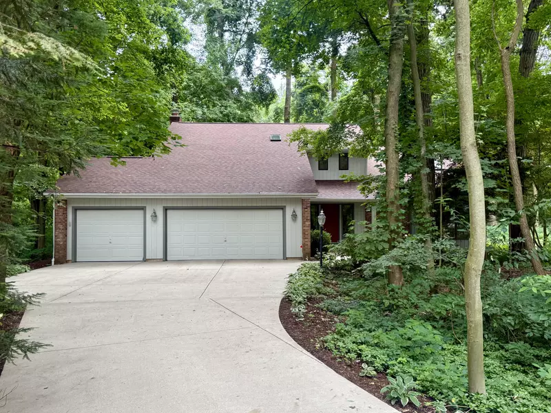 6309 Maple Leaf Avenue, Kalamazoo, MI 49009