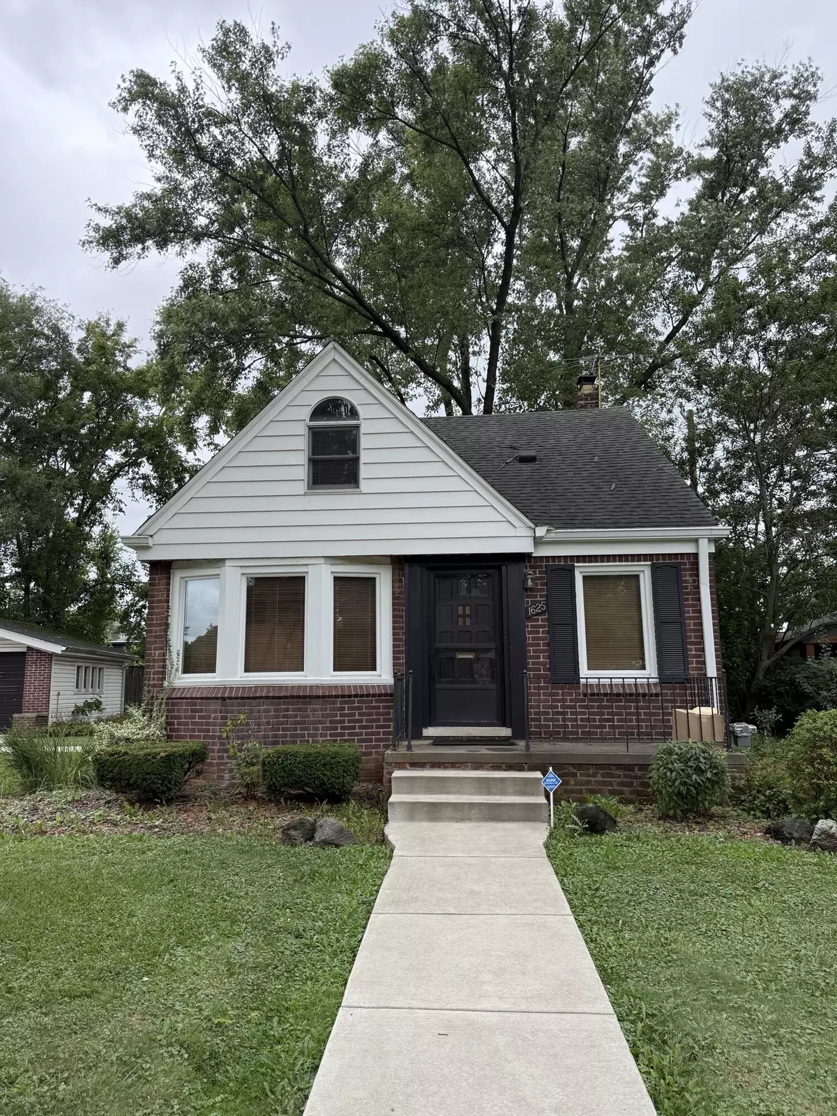 Royal Oak, MI 48067,1625 W Farnum Avenue