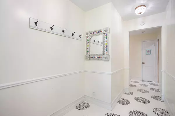 Zeeland, MI 49464,241 Woodlawn Court