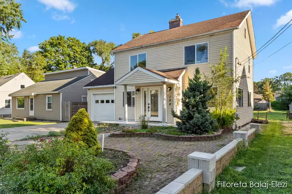 Grand Rapids, MI 49548,104 Colrain SE Street