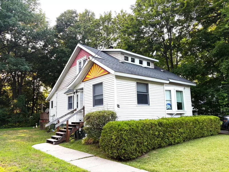 264 Hubbard Street, South Haven, MI 49090