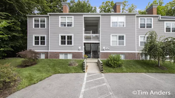 3380 Pine Meadow SE Drive #201, Kentwood, MI 49512