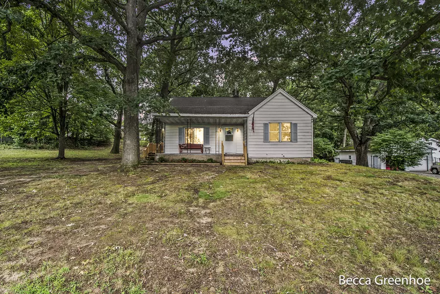 345 Mabel NW Street, Comstock Park, MI 49321