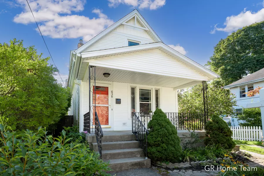 638 Gladstone SE Drive, East Grand Rapids, MI 49506
