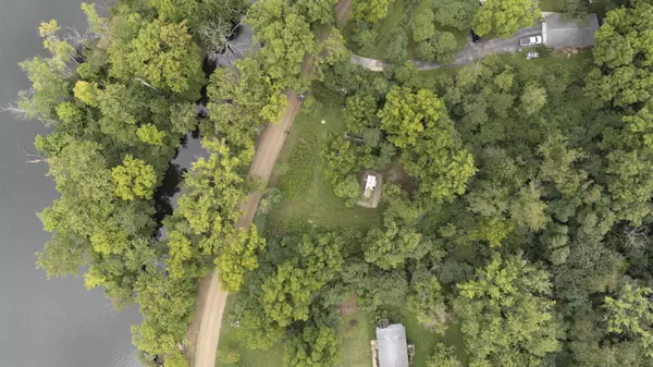 E River Road, Buchanan, MI 49107