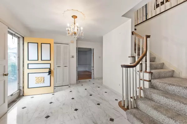 Southfield, MI 48034,28355 Tavistock Trail