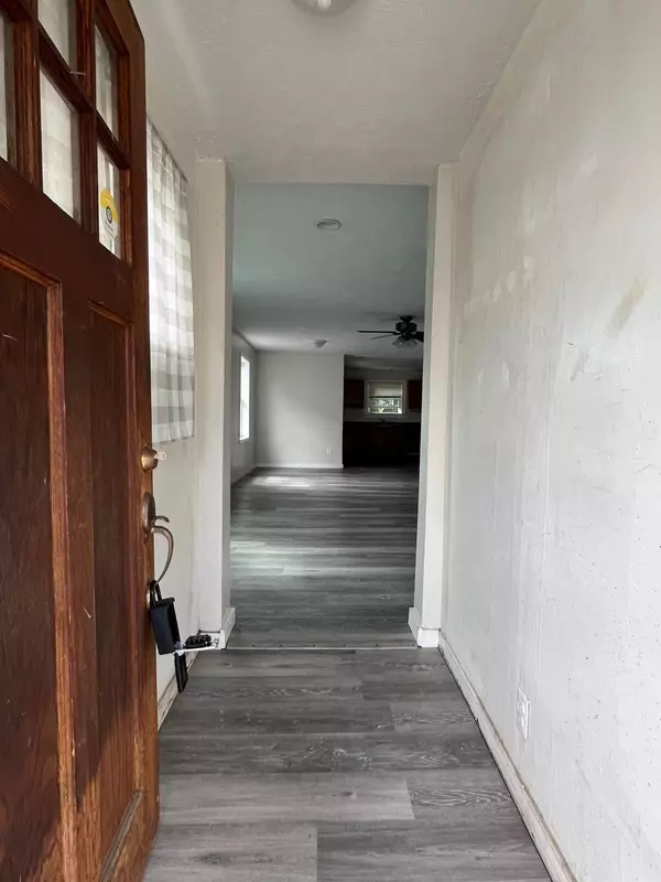 Grand Rapids, MI 49504,1011 NW Hamilton NW