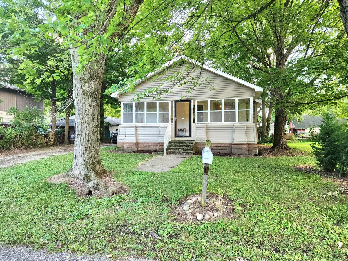 Manitou Beach, MI 49253,125 S Lakeview Boulevard