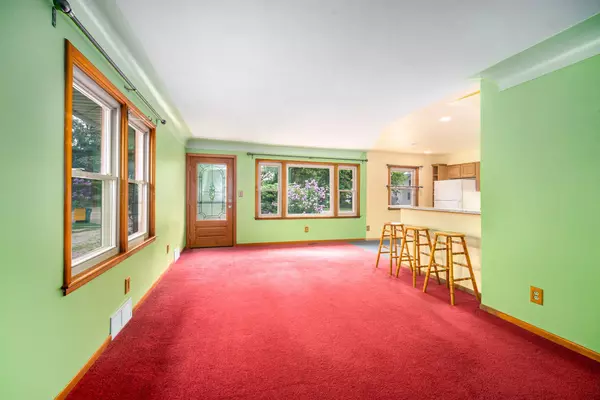 Saline, MI 48176,415 N Ann Arbor Street