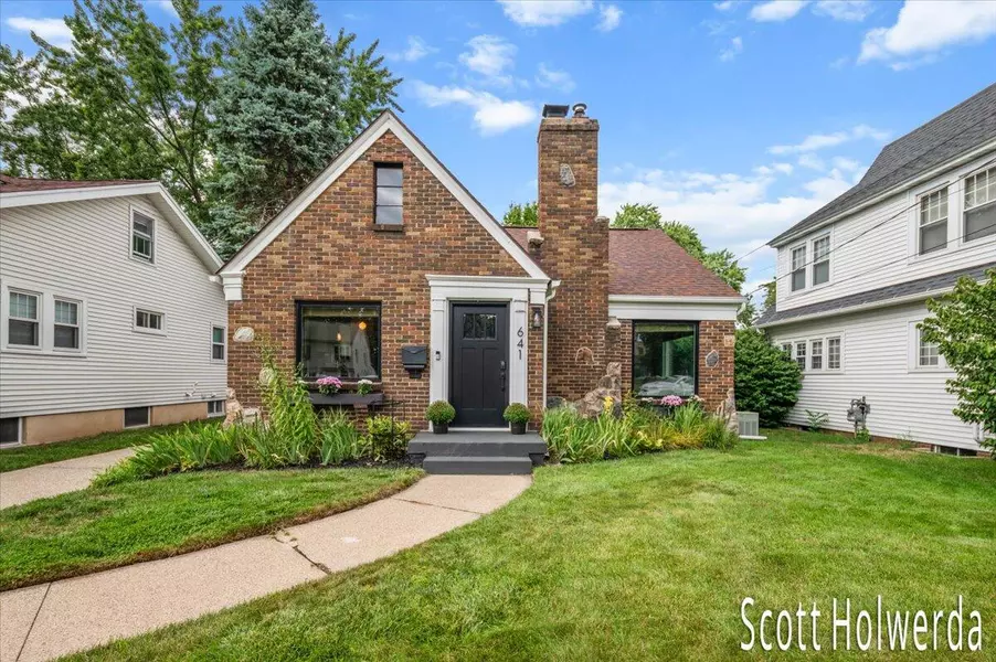 641 Griswold SE Street, Grand Rapids, MI 49507