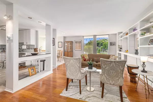 Ann Arbor, MI 48105,1050 Wall Street #5D