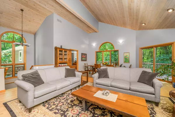 Kalamazoo, MI 49009,7217 Hawthorn Valley Avenue