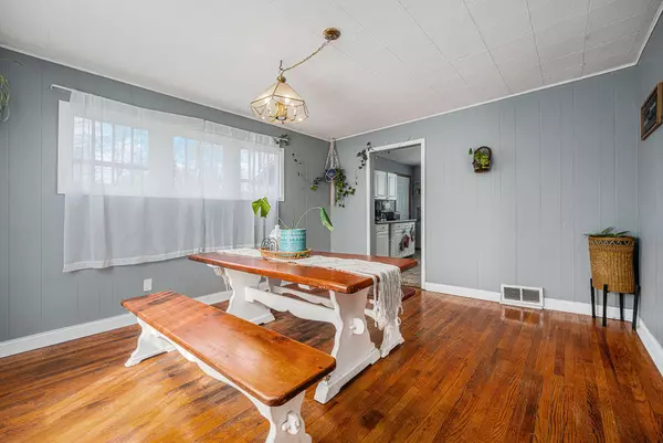 Bangor, MI 49013,16 Maple Street