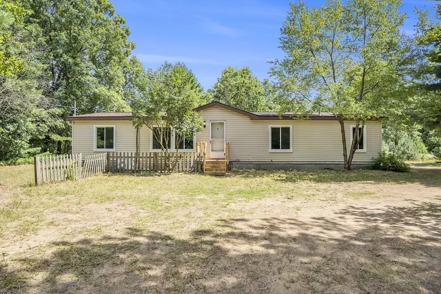 11842 S Warner Avenue, Grant, MI 49327