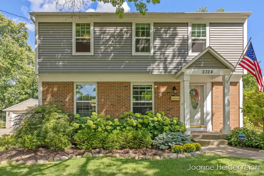 2324 Rosewood SE Avenue, Grand Rapids, MI 49506