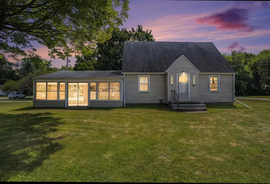 2221 W Argyle Street, Jackson, MI 49202