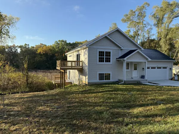 1860 Kreft NE Street, Grand Rapids, MI 49525