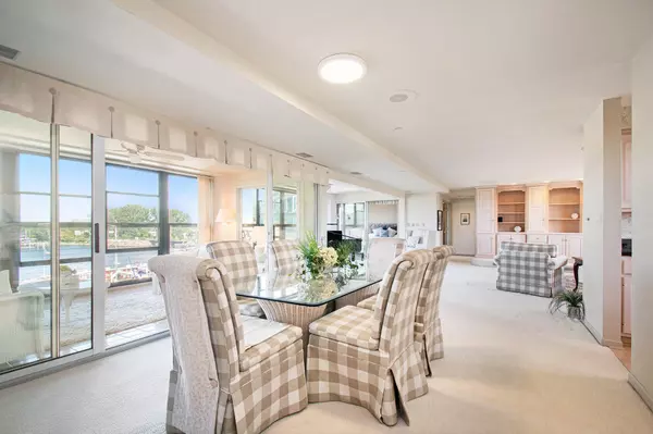 St. Joseph, MI 49085,230 Water Street #12