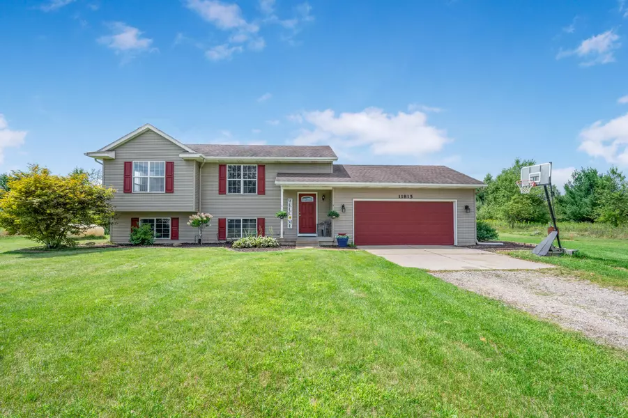 11815 Oakfield Valley NE Drive, Rockford, MI 49341
