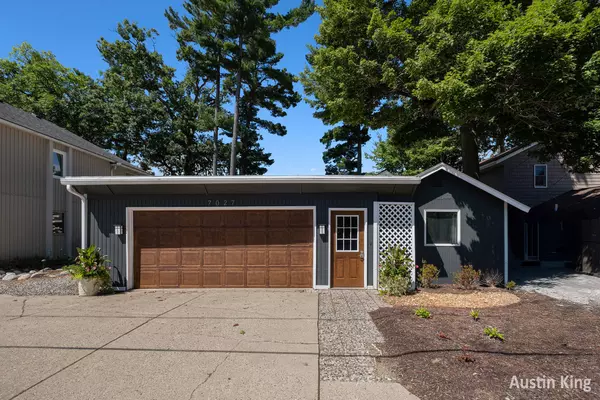 7027 Goldenrod NE Drive, Rockford, MI 49341