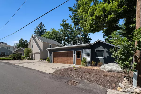 Rockford, MI 49341,7027 Goldenrod NE Drive