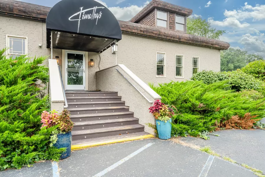 16409 Red Arrow Highway, Union Pier, MI 49129