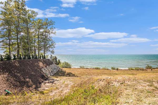 2572 Lakeshore Drive, Fennville, MI 49408