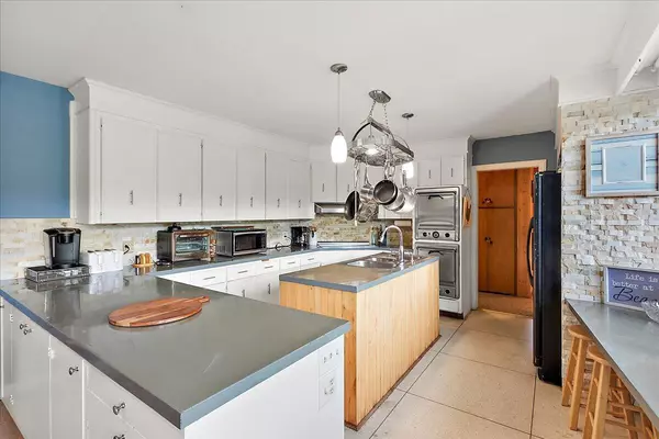 South Haven, MI 49090,18658 77th Street