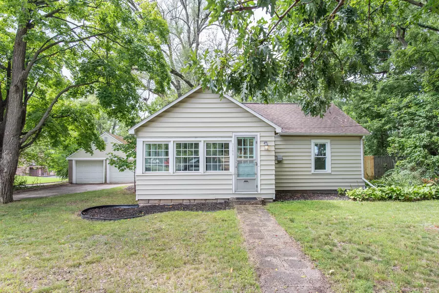 3704 Lovers Lane, Kalamazoo, MI 49001