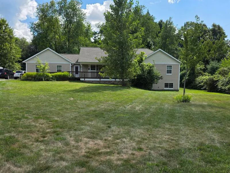6554 9 Mile NE Road, Rockford, MI 49341