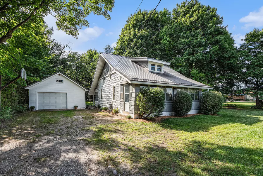 960 S 15th Street, Niles, MI 49120