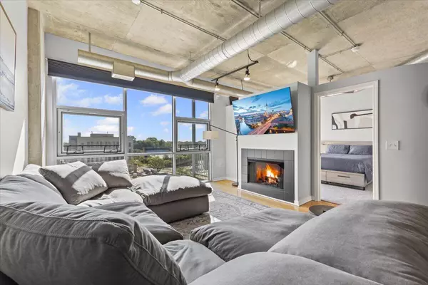 Royal Oak, MI 48067,100 W 5th Street #611